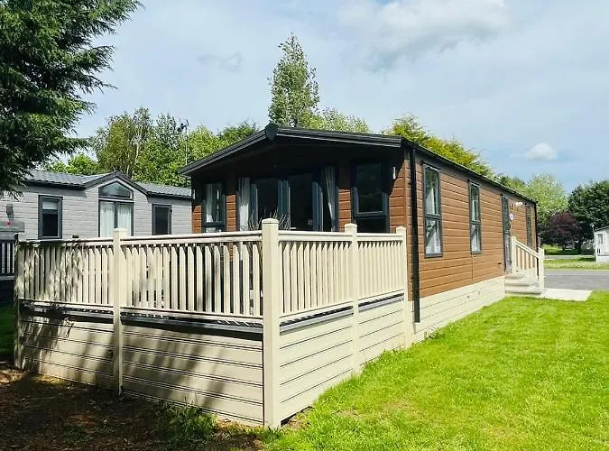 Woodpark Lodge With Hot Tub