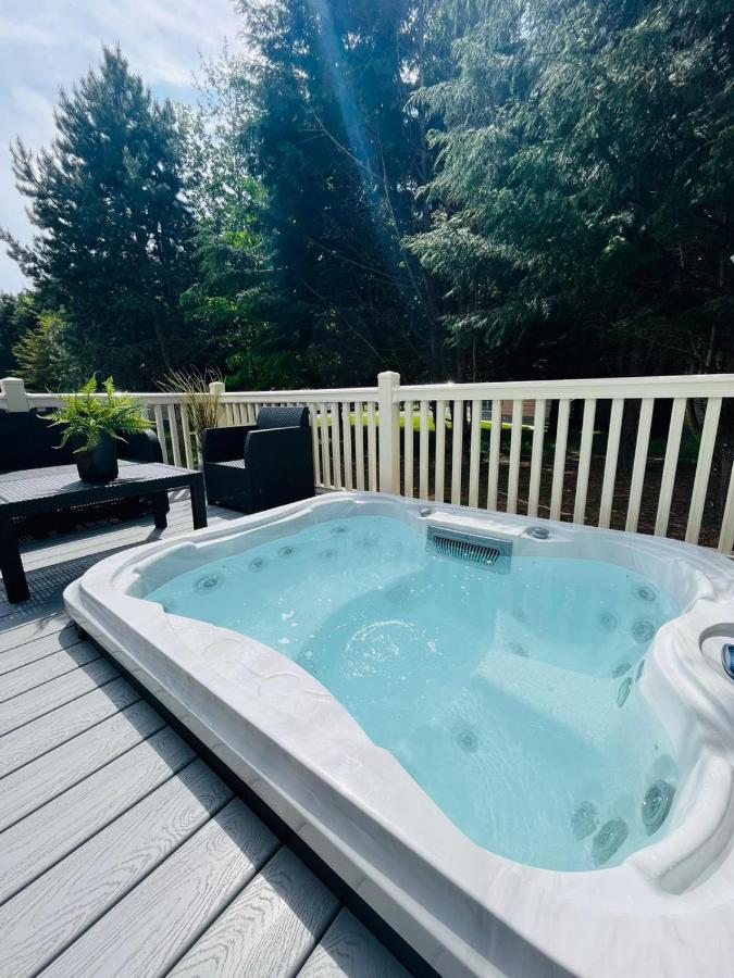 Holiday home Woodpark With Hot Tub